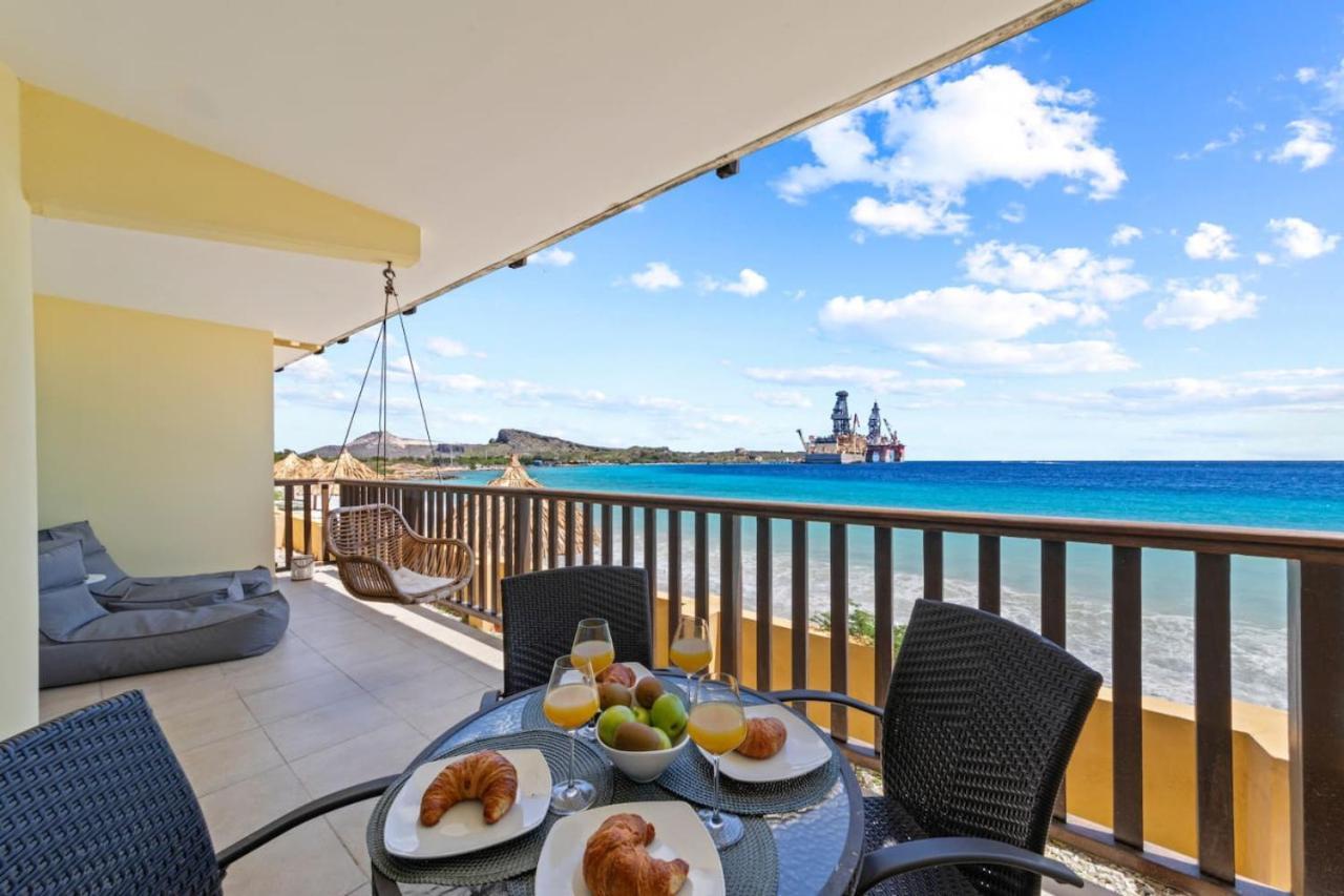 Mooi Appartement Met Adembenemend Uitzicht Op Zee Jan Thiel Bagian luar foto